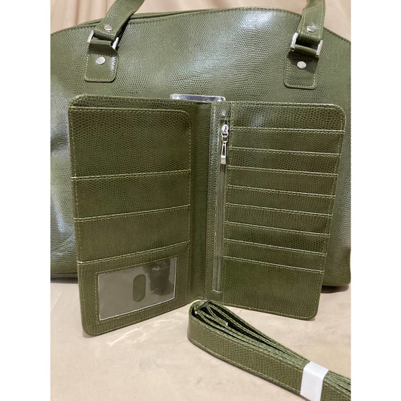 New Joy Mangano (JM) New York Madison Ave Tote with Oversize Wallet & Wristlet - Picture 3 of 12